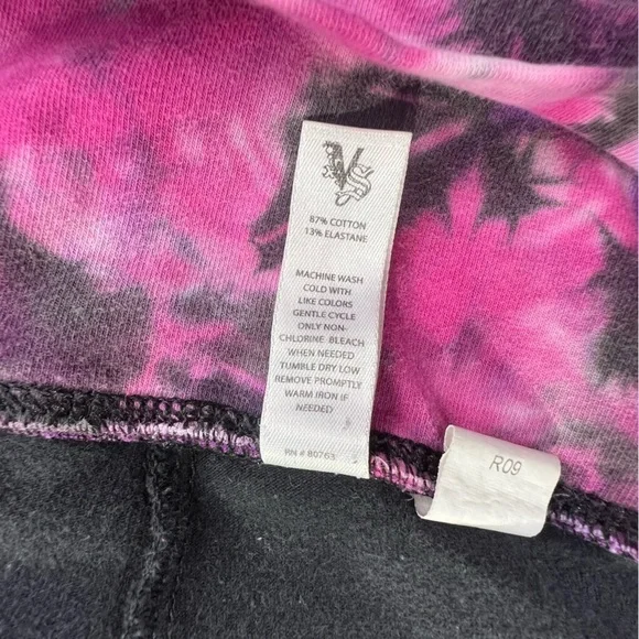 Victoria’s Secret - Yoga Pants Capris - Black and Purple - Size Unknown (Med?) - Picture 8 of 11